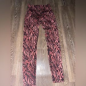 Tiger print athletic leggings